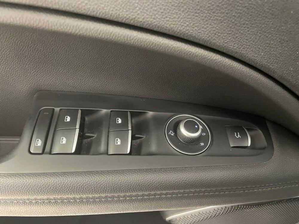 Alfa Romeo Stelvio usata a Palermo (18)