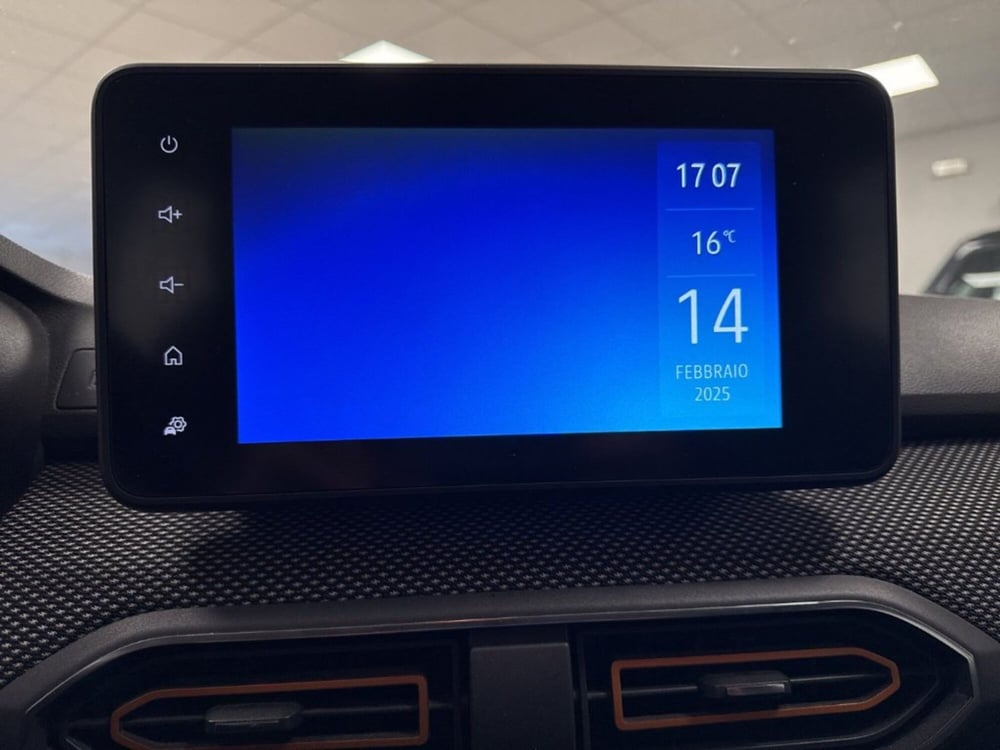Dacia Sandero usata a Palermo (11)