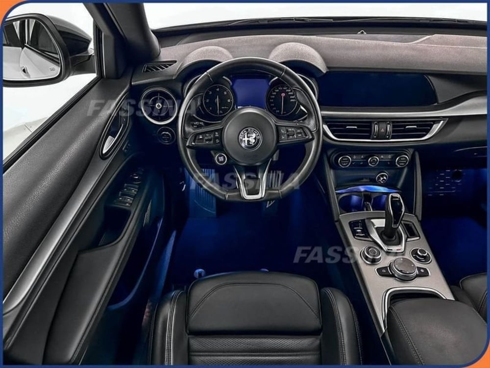 Alfa Romeo Stelvio usata a Milano (10)