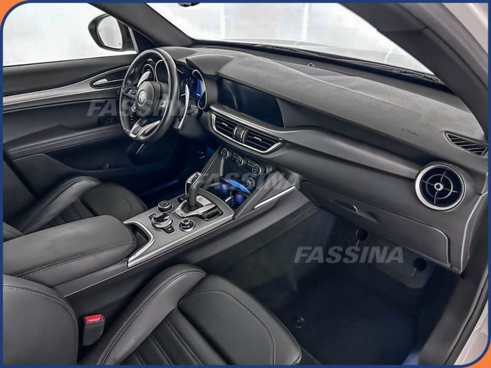 Alfa Romeo Stelvio usata a Milano (14)