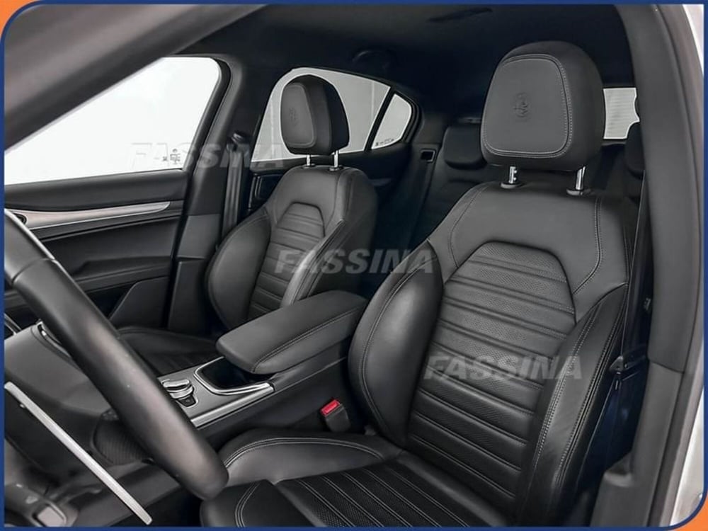 Alfa Romeo Stelvio usata a Milano (8)