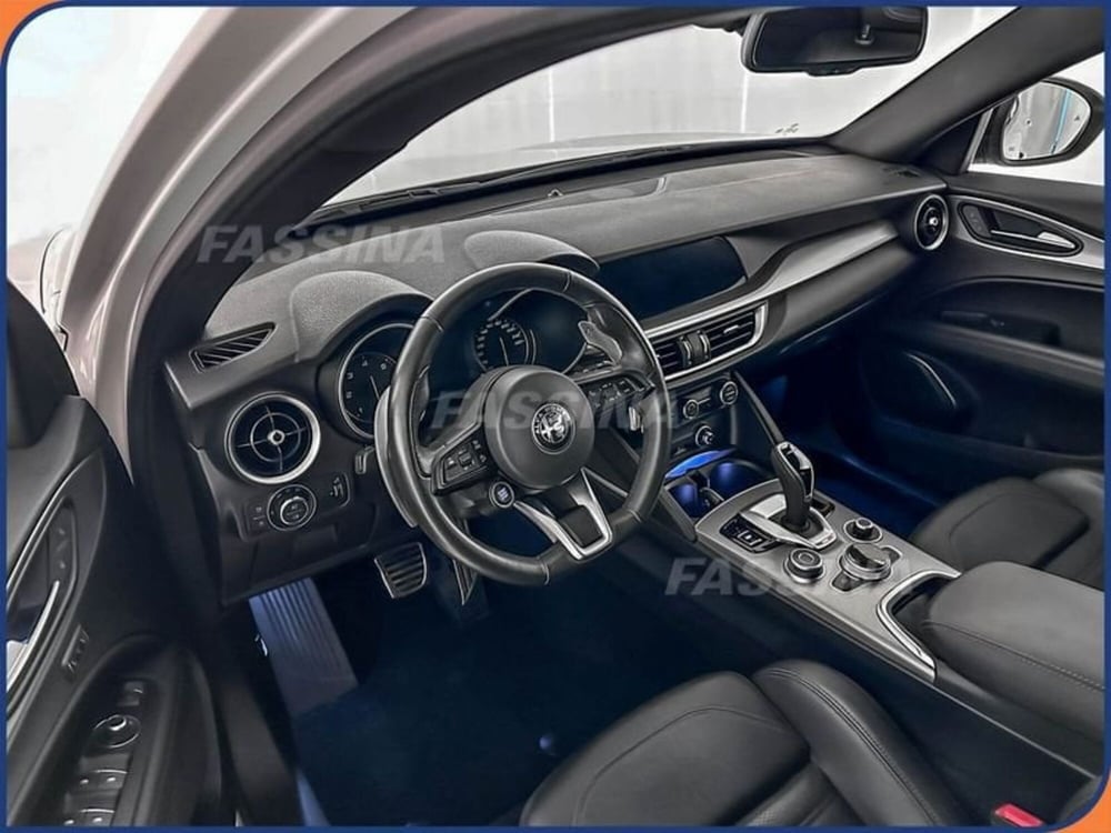 Alfa Romeo Stelvio usata a Milano (9)