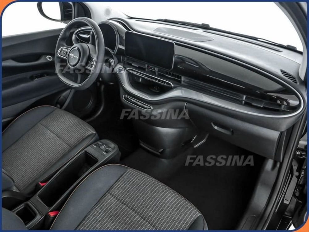Fiat 500e usata a Milano (13)