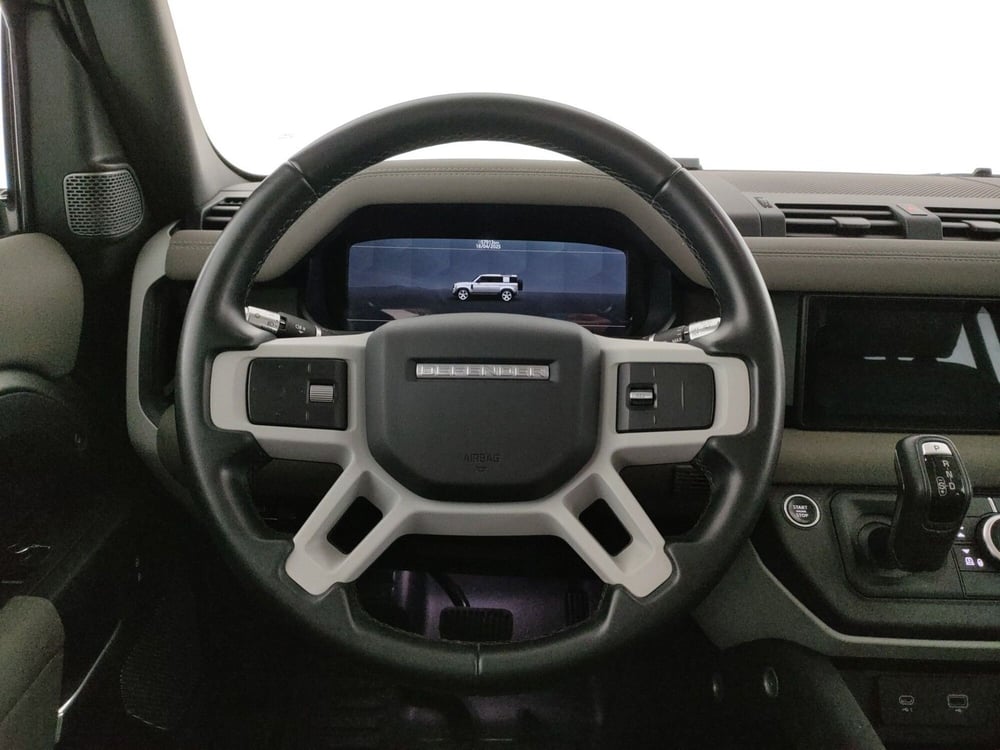 Land Rover Defender usata a Milano (17)