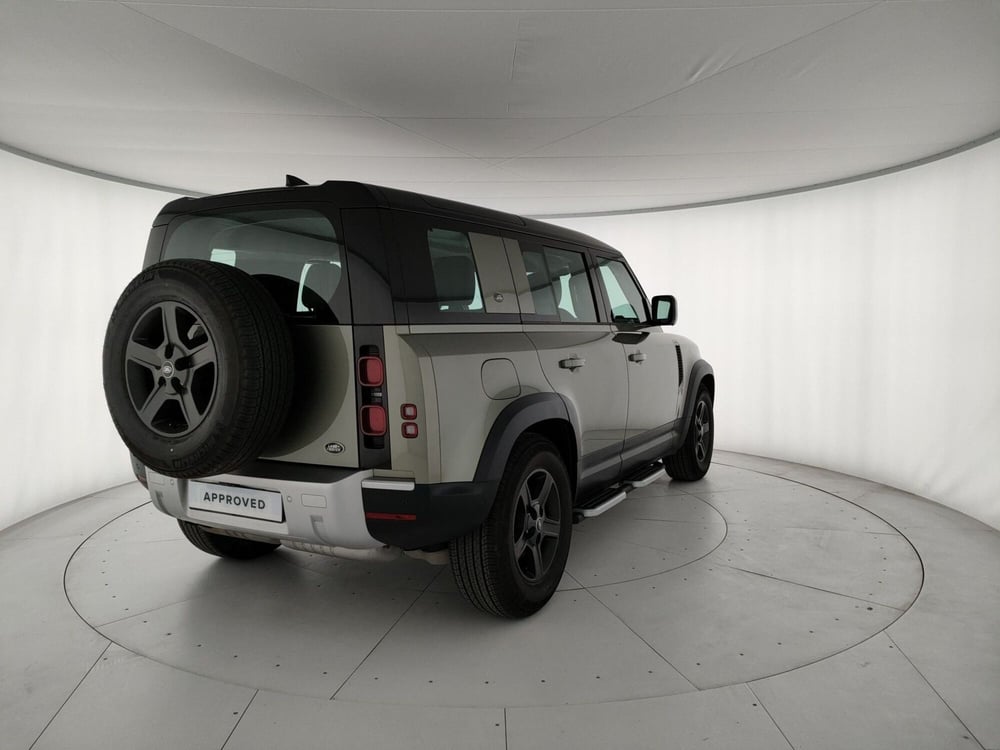 Land Rover Defender usata a Milano (2)