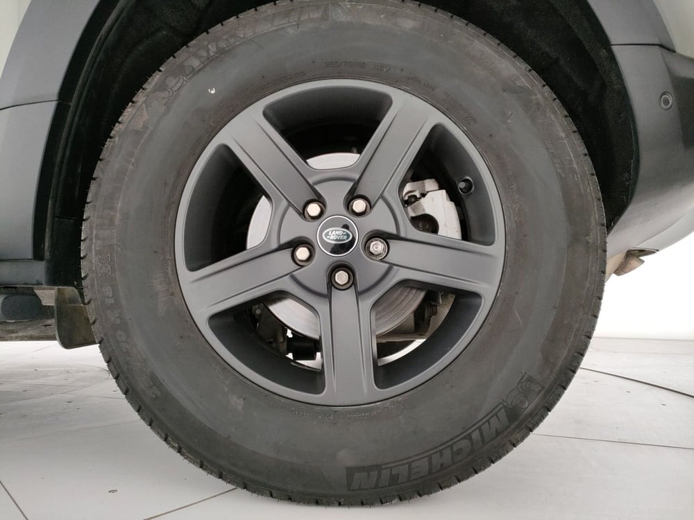 Land Rover Defender usata a Milano (9)