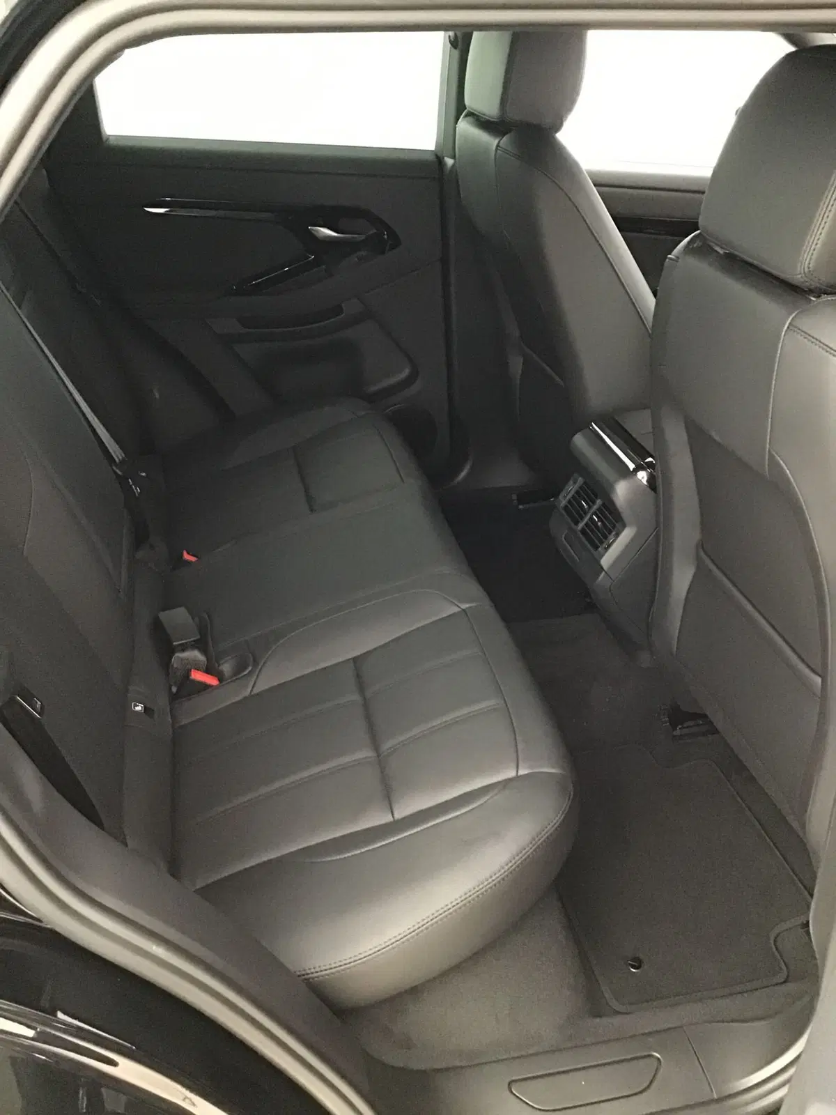Land Rover Range Rover Evoque nuova a Genova (4)