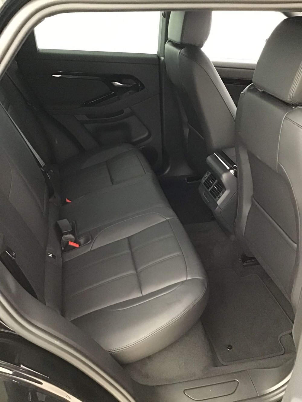 Land Rover Range Rover Evoque nuova a Genova (4)
