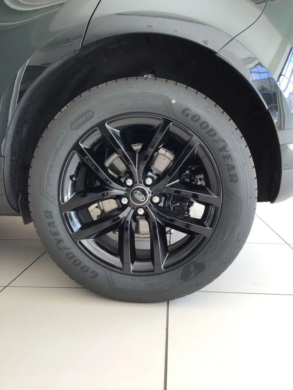 Land Rover Range Rover Evoque nuova a Genova (8)
