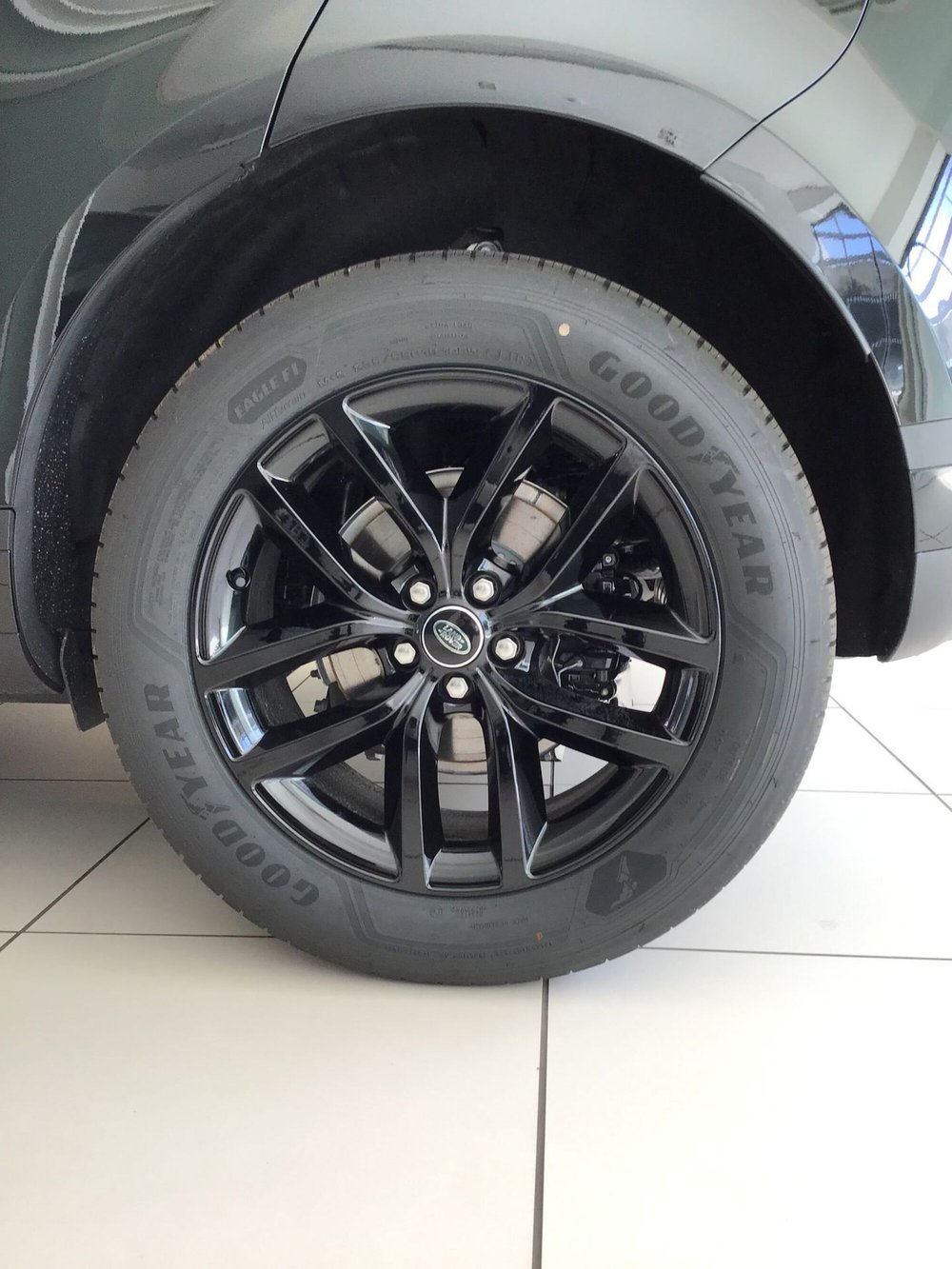 Land Rover Range Rover Evoque nuova a Genova (8)