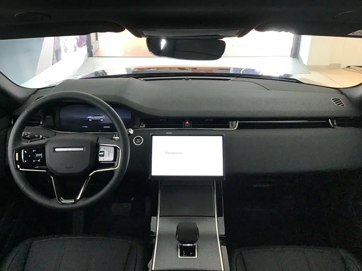 Land Rover Range Rover Evoque nuova a Genova (9)