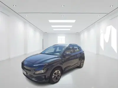 Hyundai Kona EV 39 kWh XTech City del 2021 usata a Latina