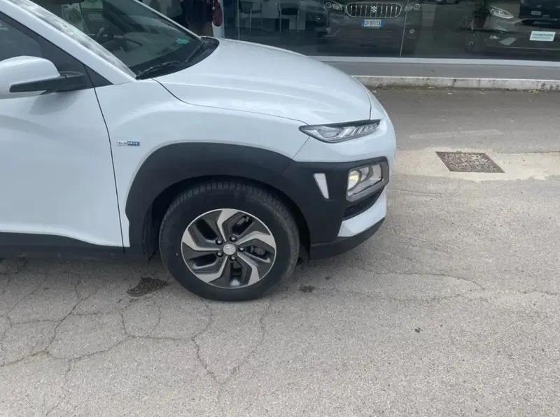 Hyundai Kona usata a Latina (6)