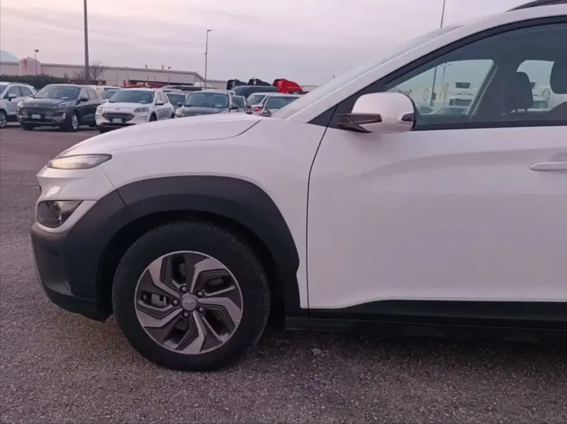 Hyundai Kona usata a Latina (6)