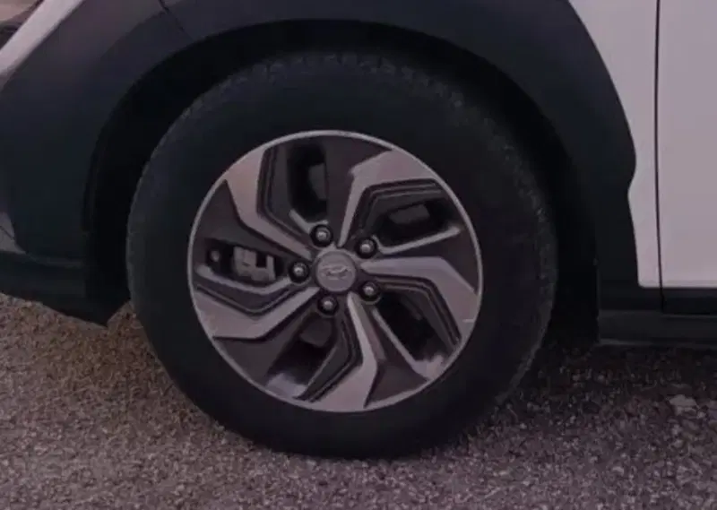 Hyundai Kona usata a Latina (7)