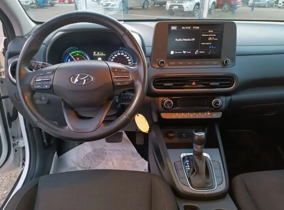 Hyundai Kona usata a Latina (9)