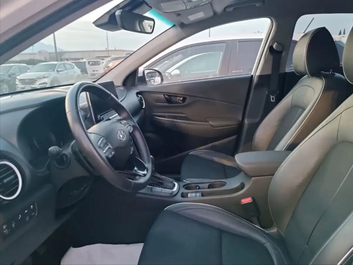 Hyundai Kona usata a Latina (4)