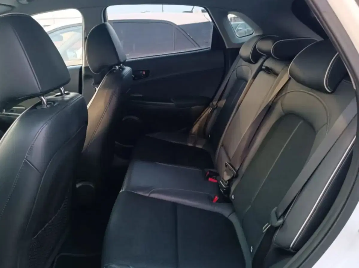 Hyundai Kona usata a Latina (6)