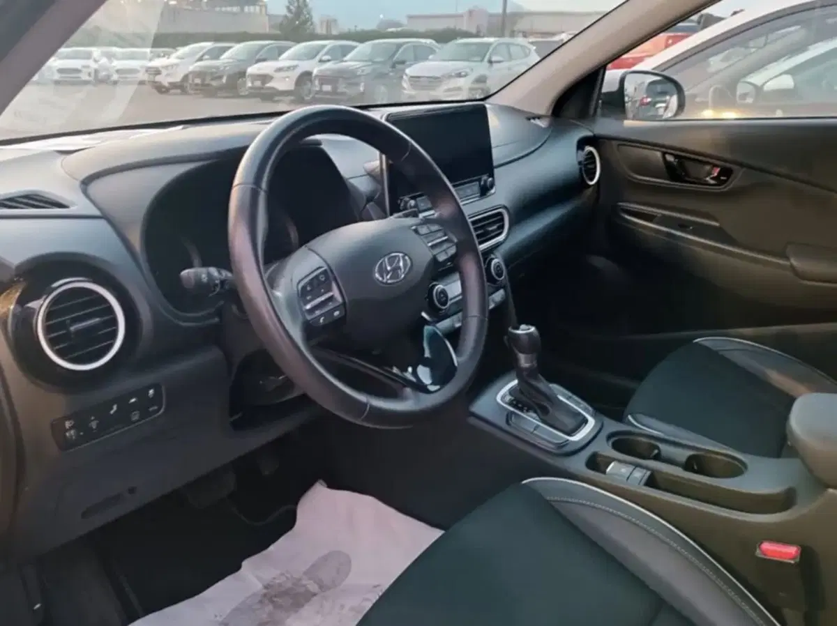 Hyundai Kona usata a Latina (7)
