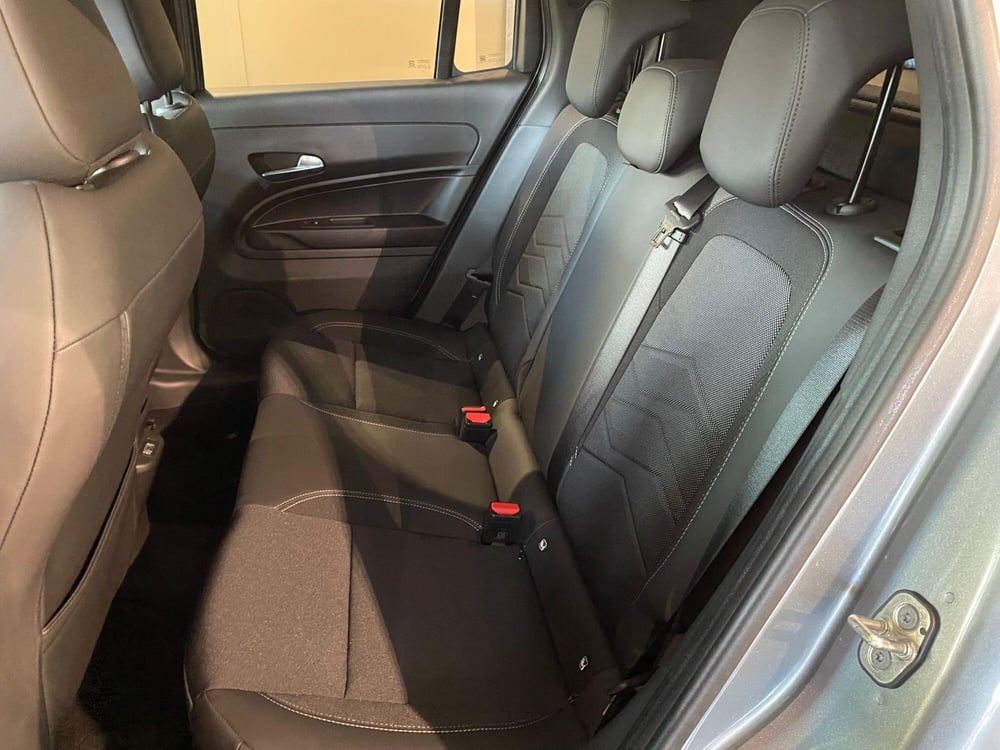 Jeep Avenger nuova a Milano (20)