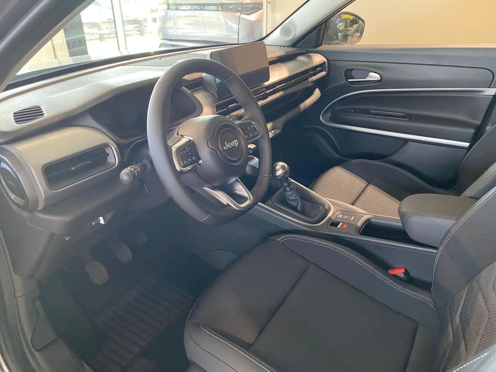 Jeep Avenger nuova a Milano (7)