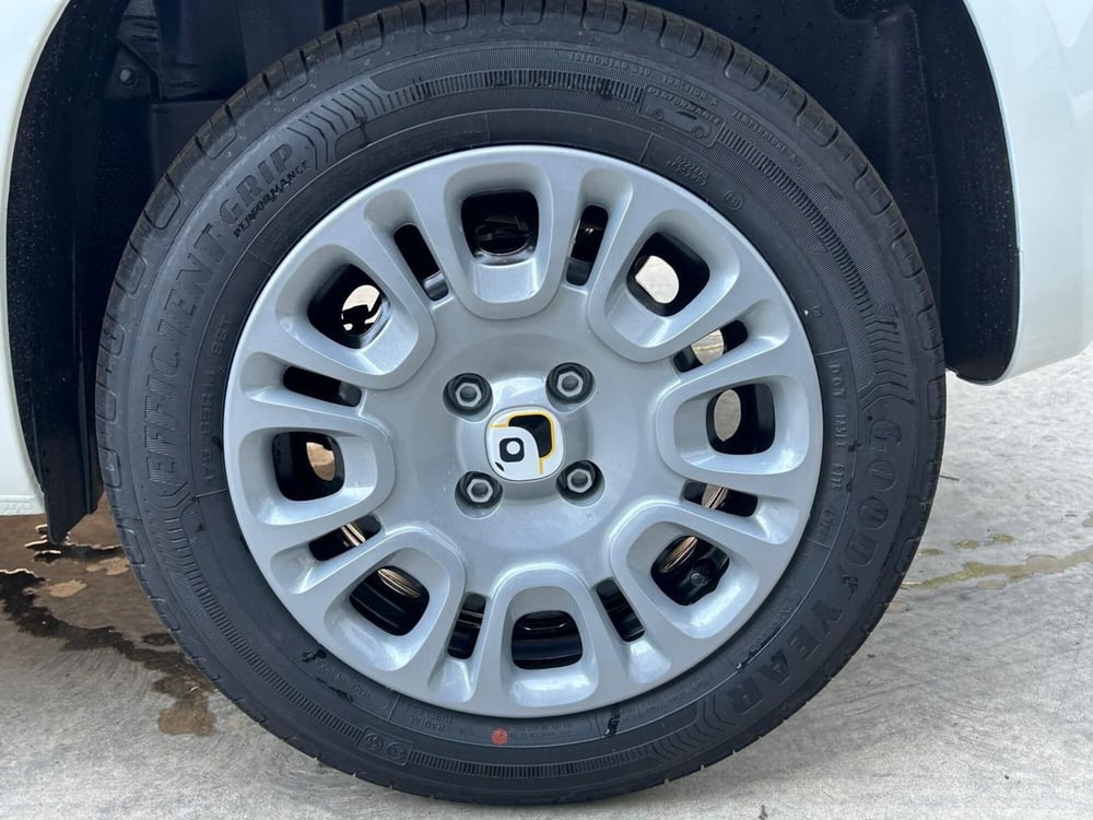 Fiat Panda Cross nuova a Milano (15)