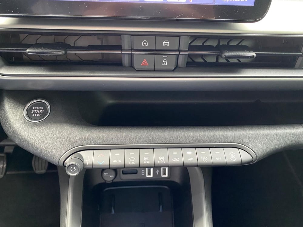 Jeep Avenger usata a Milano (15)