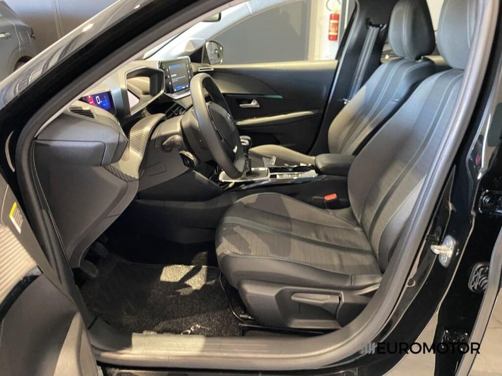Peugeot 208 usata a Bari (13)