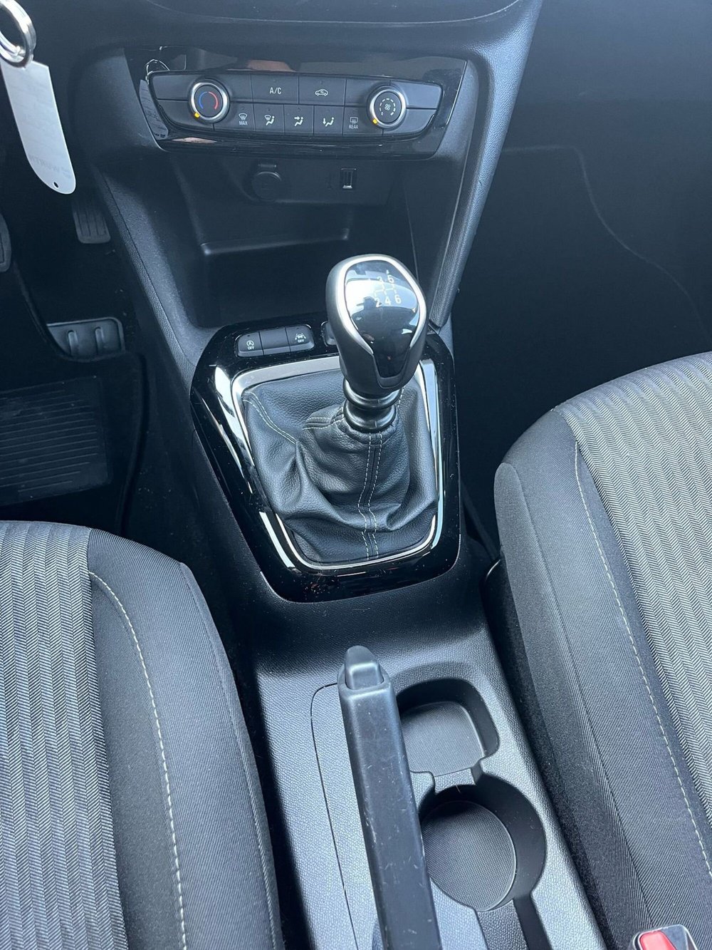 Opel Corsa usata a Milano (16)