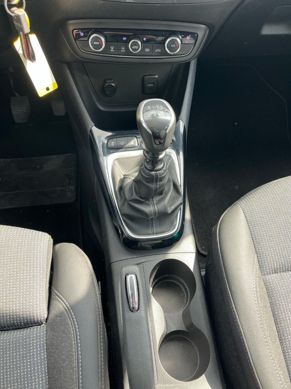 Opel Crossland usata a Milano (18)
