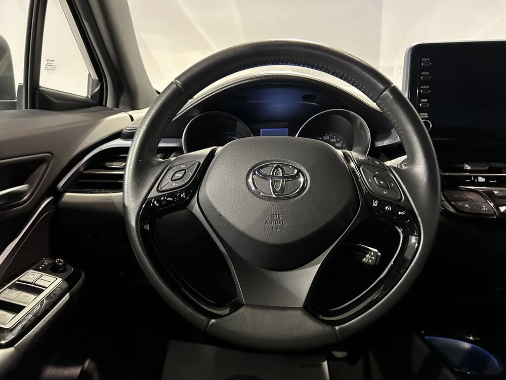 Toyota Toyota C-HR usata a Milano (10)