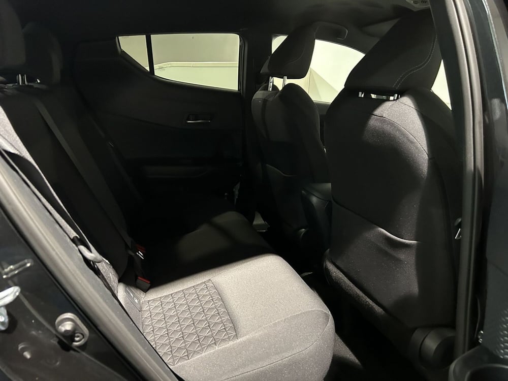 Toyota Toyota C-HR usata a Milano (8)