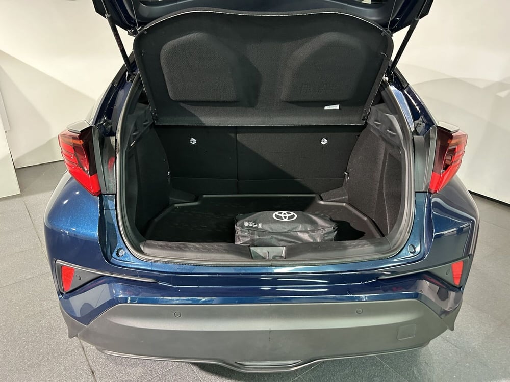 Toyota Toyota C-HR usata a Milano (6)