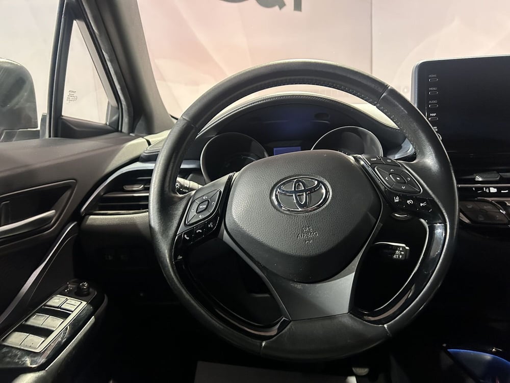 Toyota Toyota C-HR usata a Milano (10)