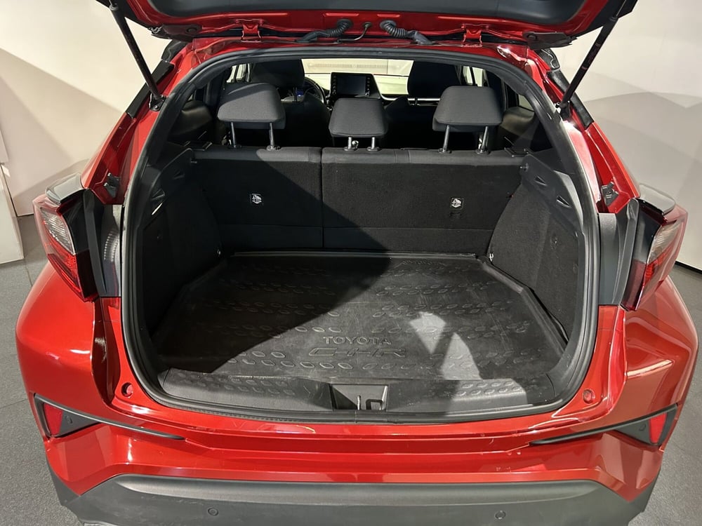 Toyota Toyota C-HR usata a Milano (11)