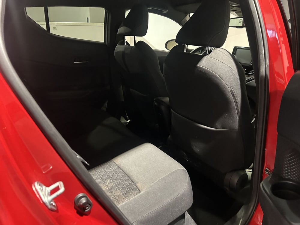 Toyota Toyota C-HR usata a Milano (8)