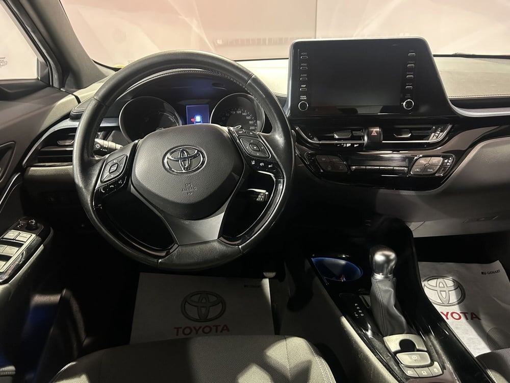 Toyota Toyota C-HR usata a Milano (9)