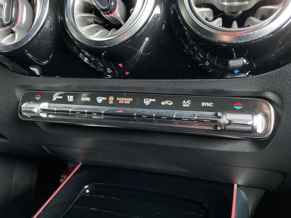 Mercedes-Benz GLA SUV usata a Bergamo (13)