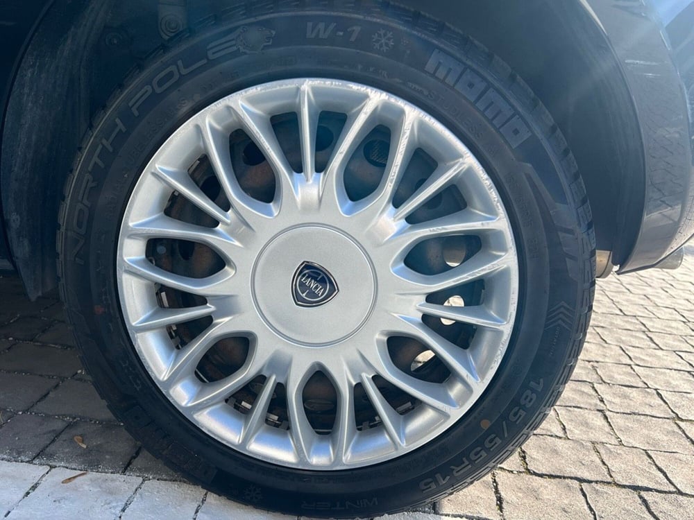 Lancia Ypsilon usata a Teramo (13)