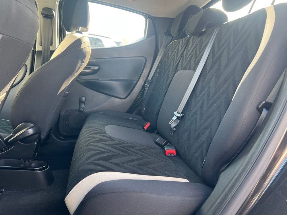 Lancia Ypsilon usata a Teramo (9)