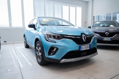 Renault Captur Plug-in Hybrid E-Tech 160 CV Intens del 2021 usata a Torino