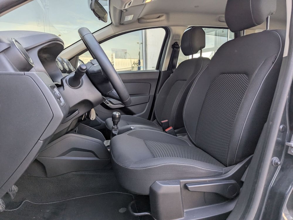 Dacia Duster usata a Pescara (12)