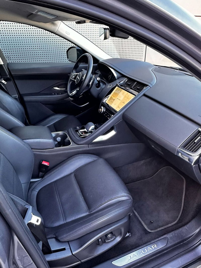 Jaguar E-Pace usata a Chieti (4)