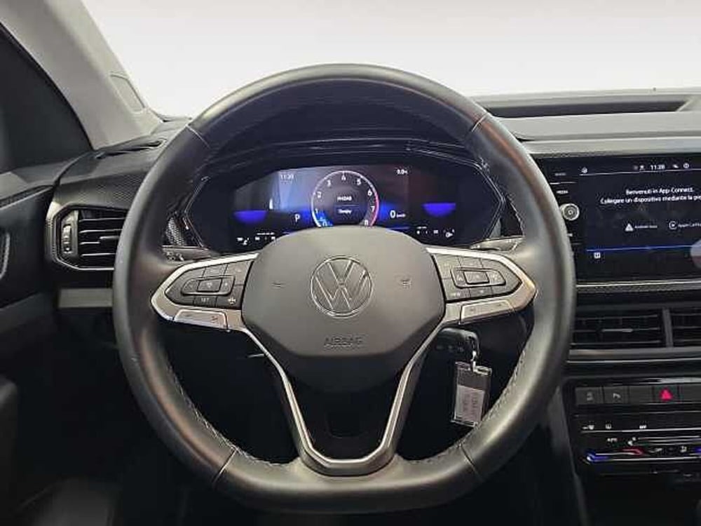 Volkswagen T-Cross usata a Lecco (11)