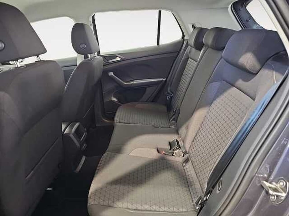 Volkswagen T-Cross usata a Lecco (13)