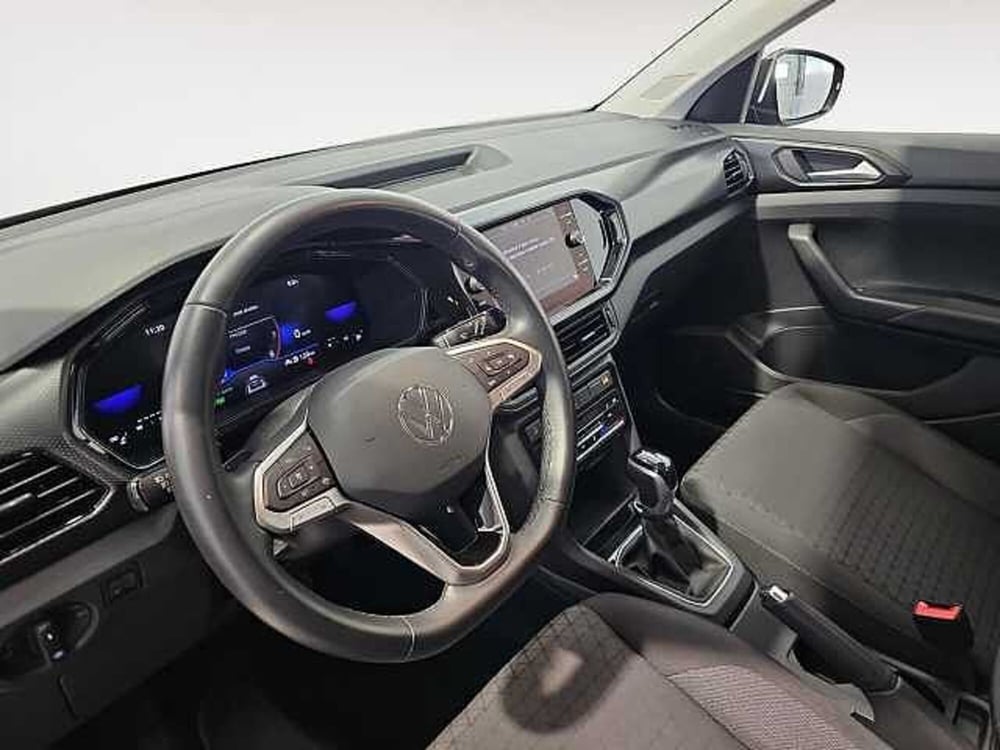 Volkswagen T-Cross usata a Lecco (14)