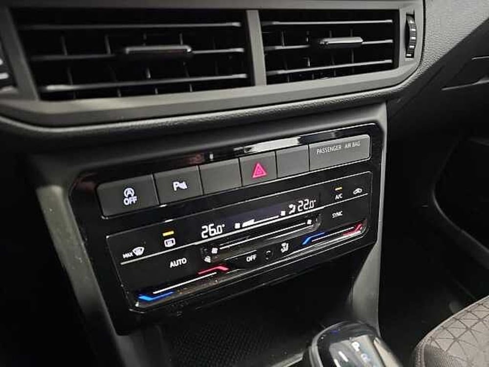 Volkswagen T-Cross usata a Lecco (17)