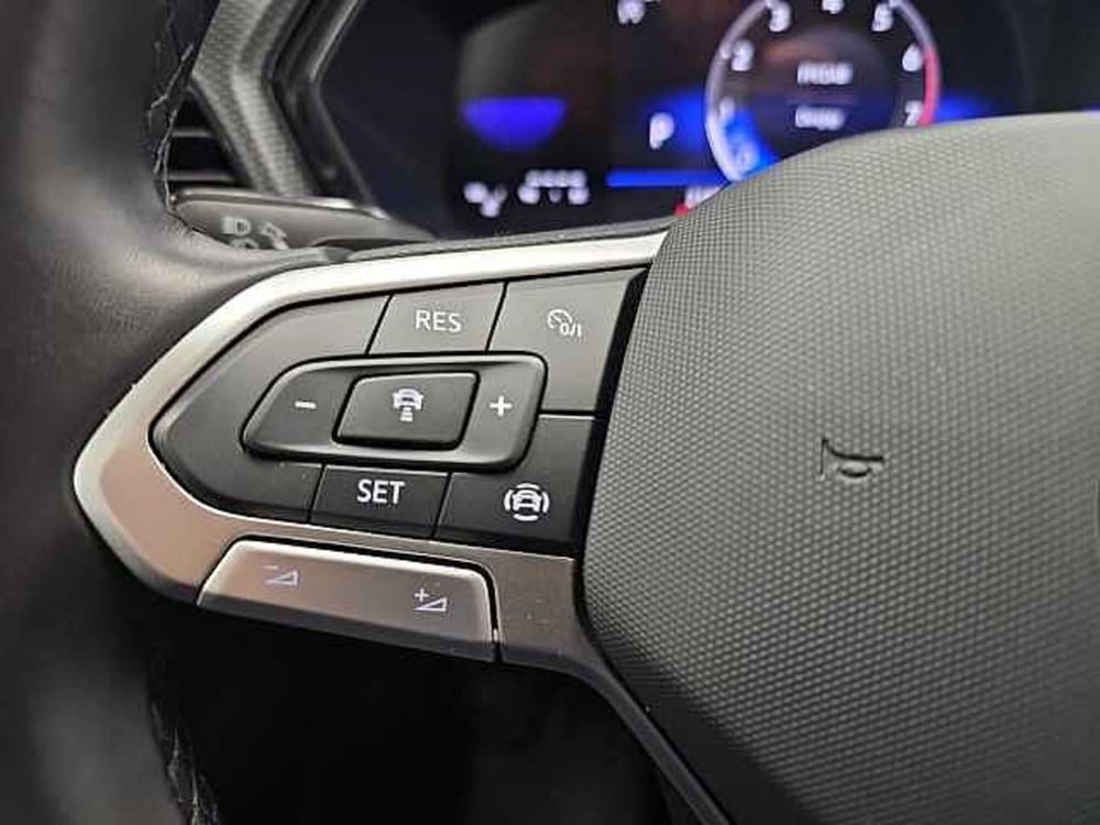 Volkswagen T-Cross usata a Lecco (19)
