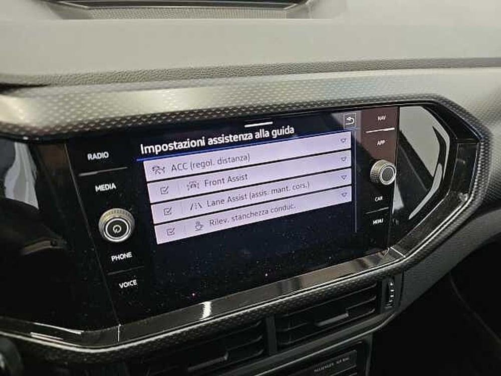 Volkswagen T-Cross usata a Lecco (20)