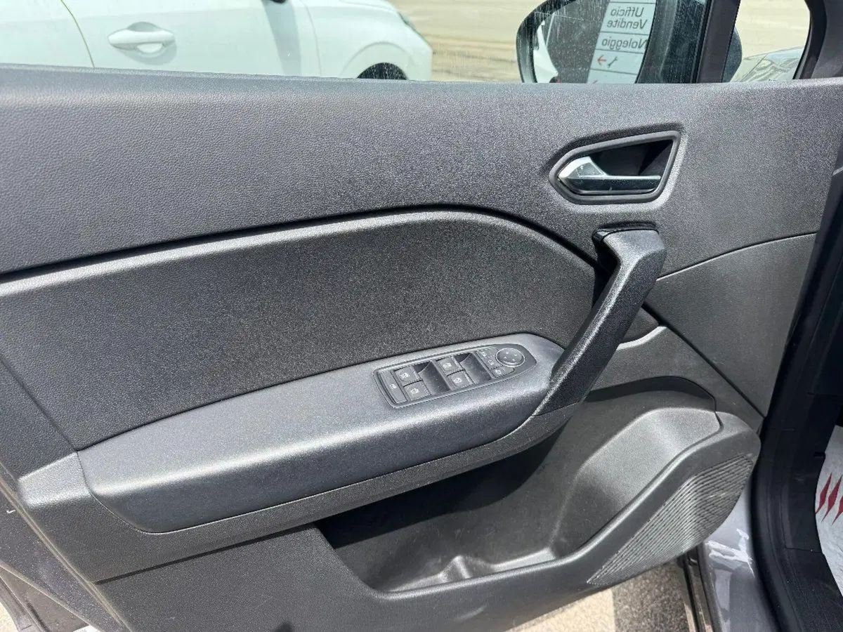 Renault Captur usata a Lecce (14)